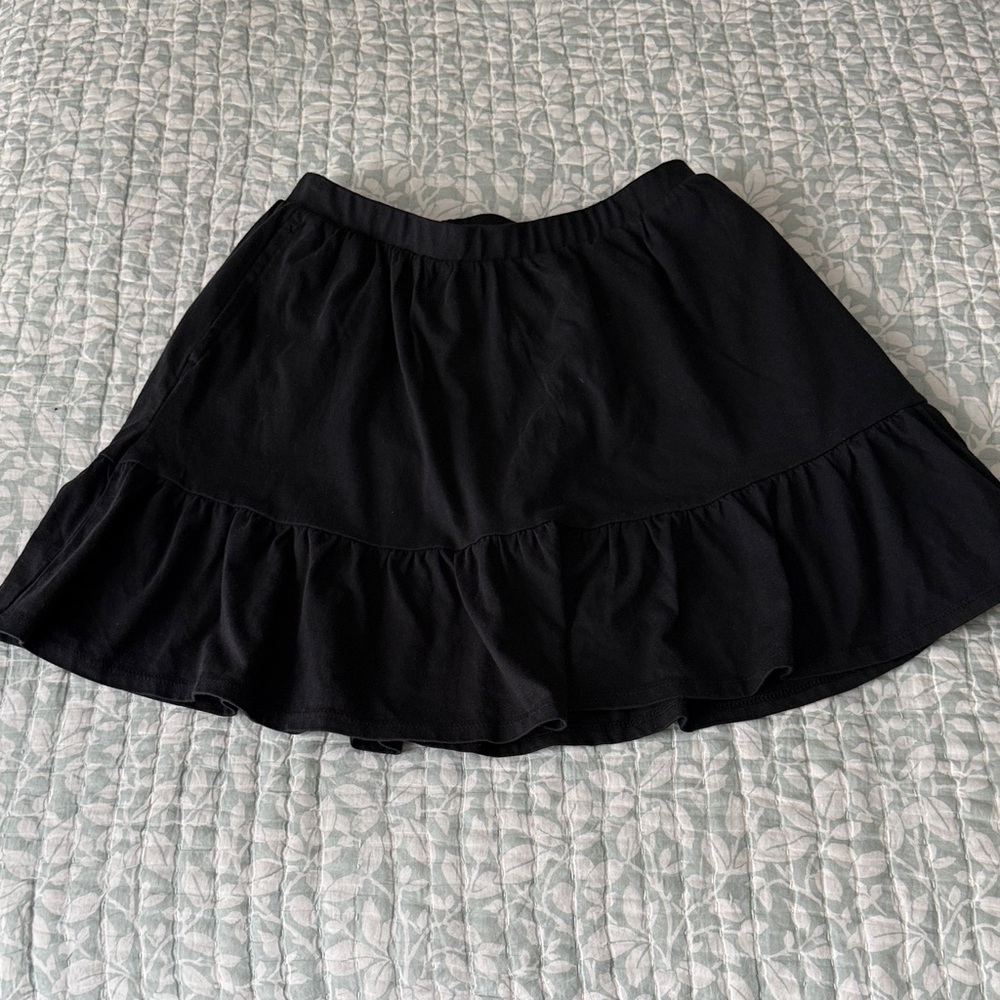 Lands and cotton kids size large 10–12 skirt with built-in short shorts